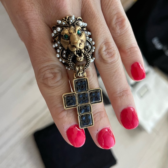 NWT AUTH GUCCI Gold Marmont Lionhead pearl GG Black cross charm ring